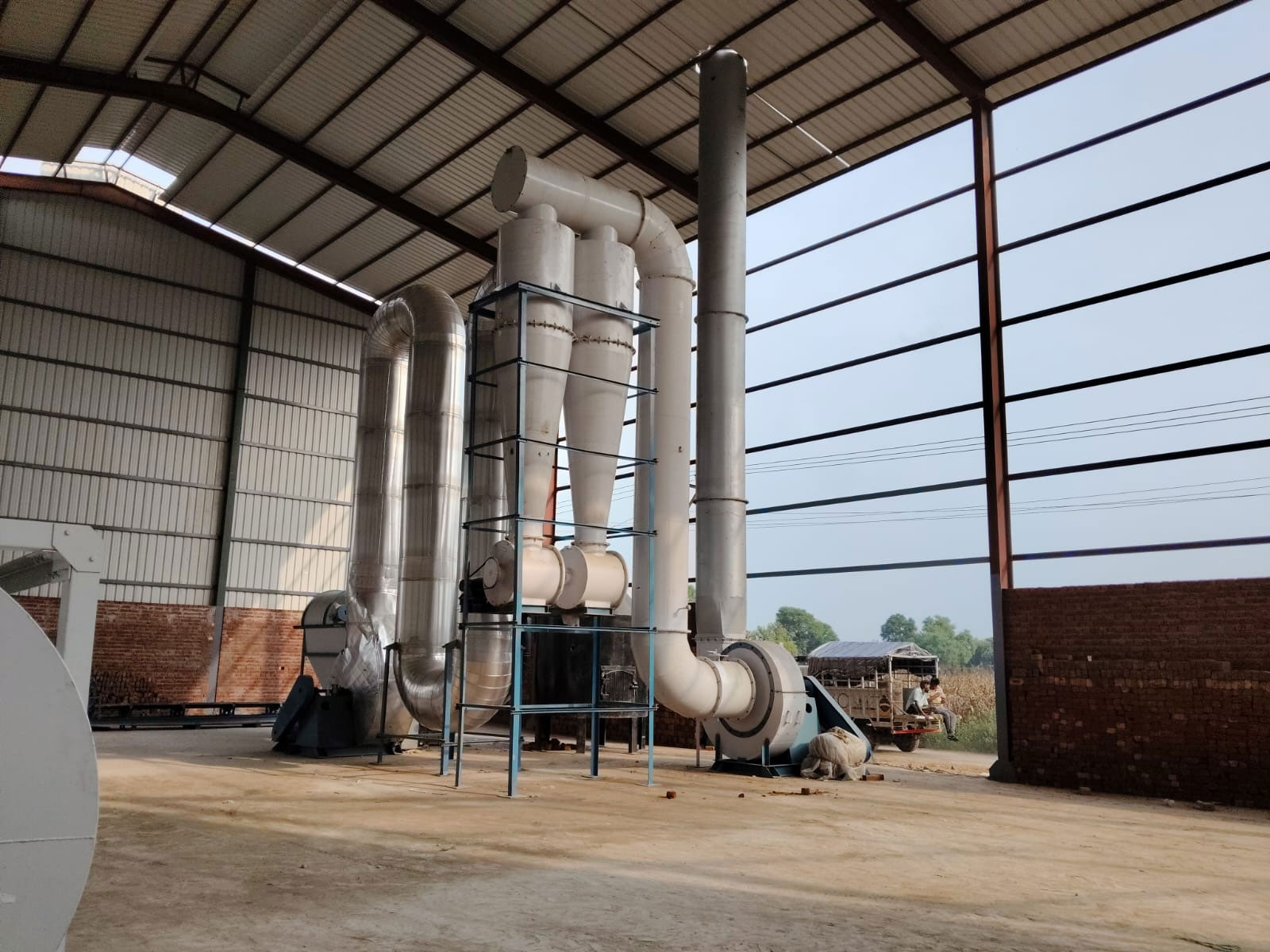 Industrial biomass dryer